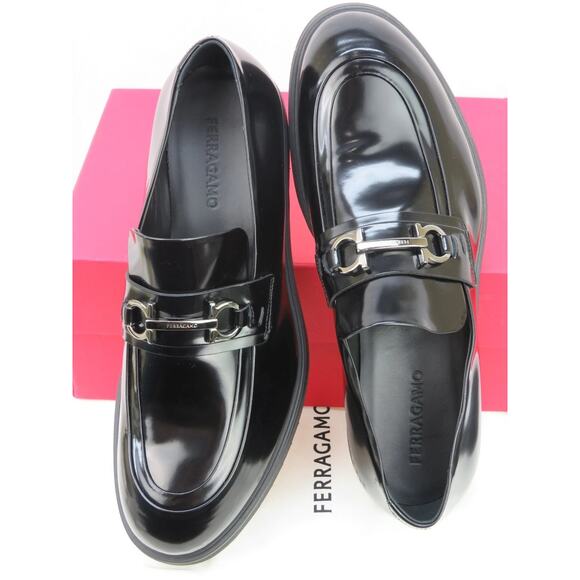 NIB FERRAGAMO FIORELLO BLACK PATENT LEATHER GANCINI BIT LOGO LOAFERS 8.5 M ITAL main image 6
